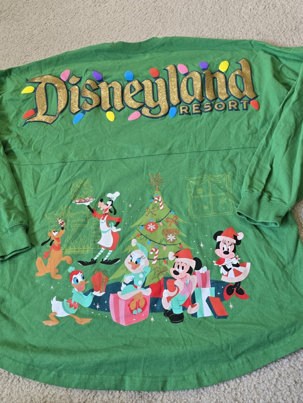 Disney Parks Classics Disneyland Holiday Greetings Spirit Jersey Green Adult NEW - Picture 9 of 15
